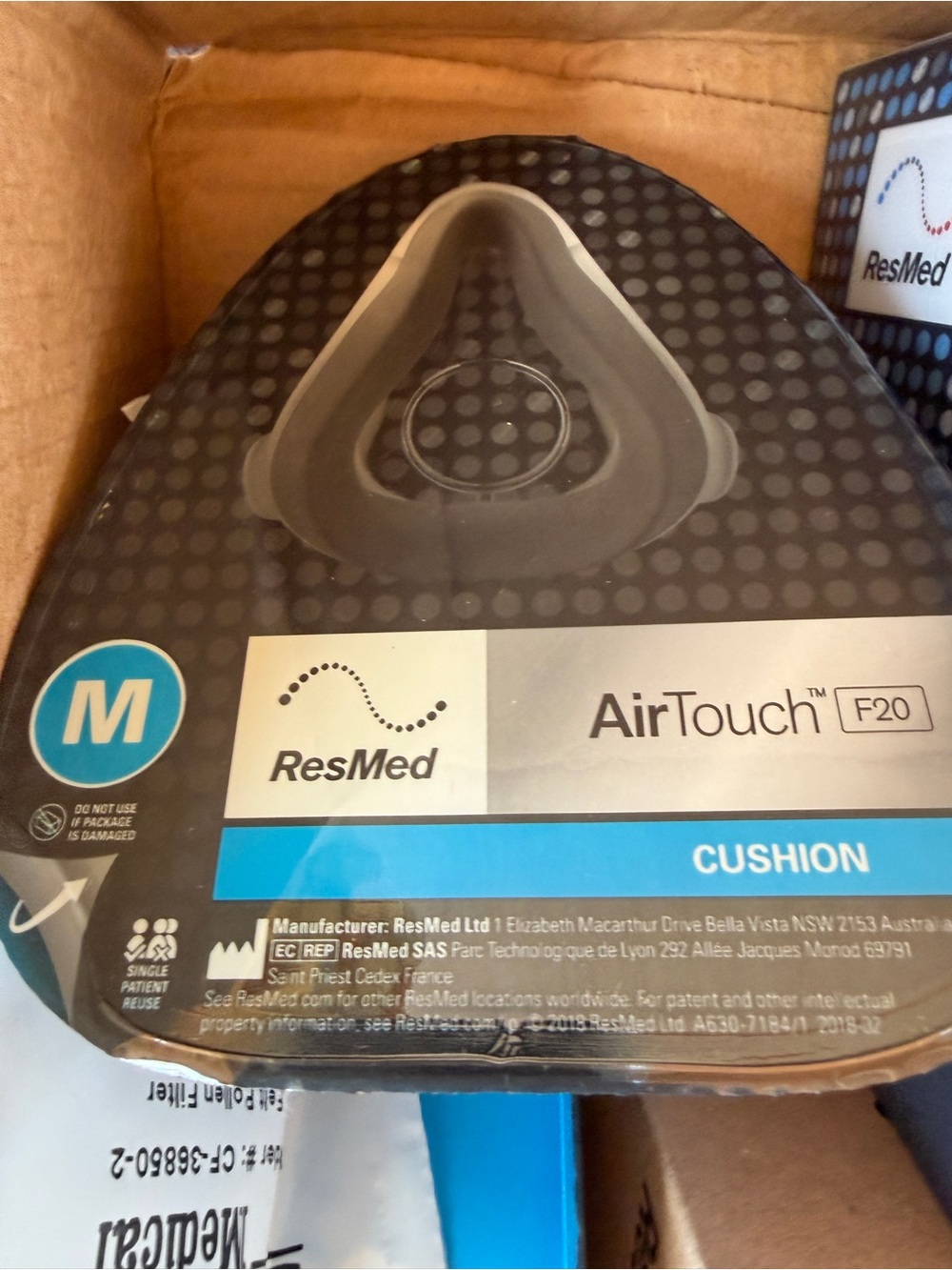ResMed AirTouch F20 Cushion — Black and Light Gray